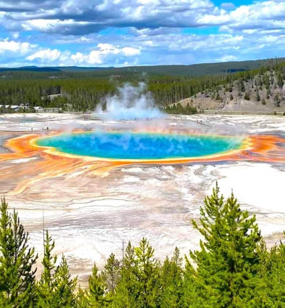 Difference between West Yellowstone and Gardiner, MT